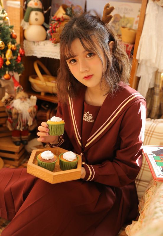 水手服鹿角美女性感制服诱惑白嫩养眼惹火写真