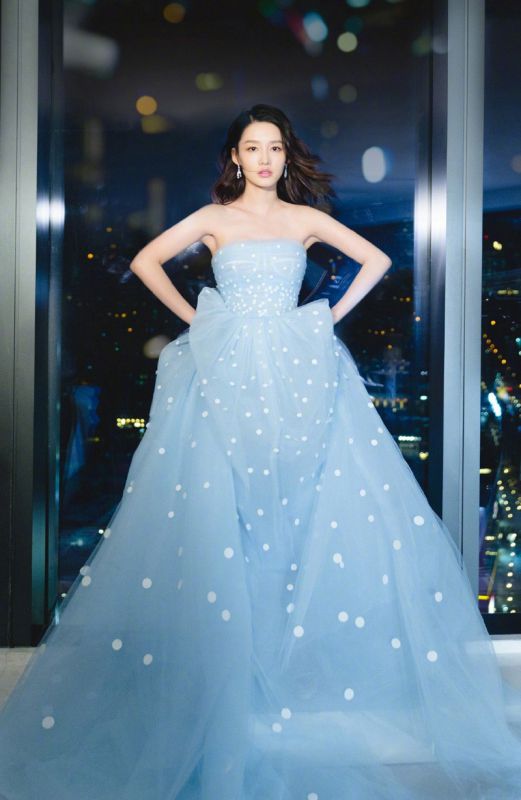 邻家气质少女李沁清纯靓丽唯美长裙写真图片