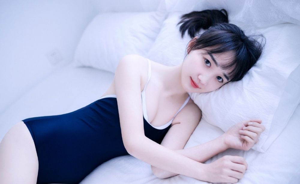 吊带死库水比基尼成人学院美女白嫩性感诱惑写真图片