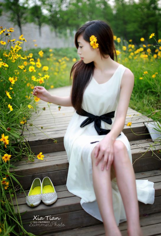 小清新风美女写真显清纯