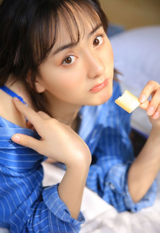 未发育少女酥胸内衣玉体雪嫩大胆人体艺术写真