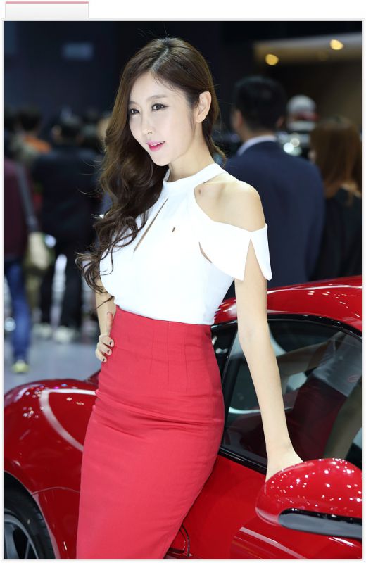 韩国俏皮女生崔星雅车展知性优雅写真