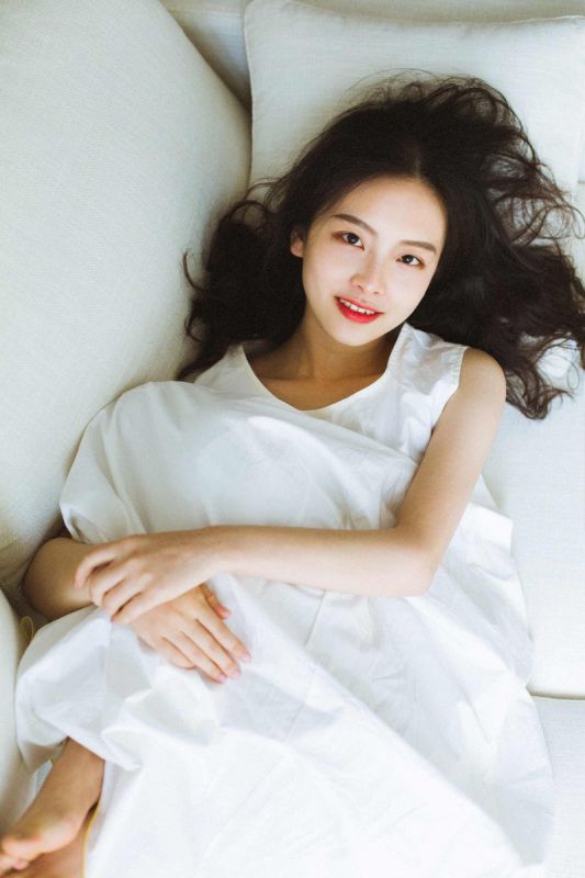 日本少女火辣狂野气质眼神帅气写真