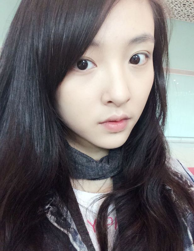 吴倩清纯迷人美照
