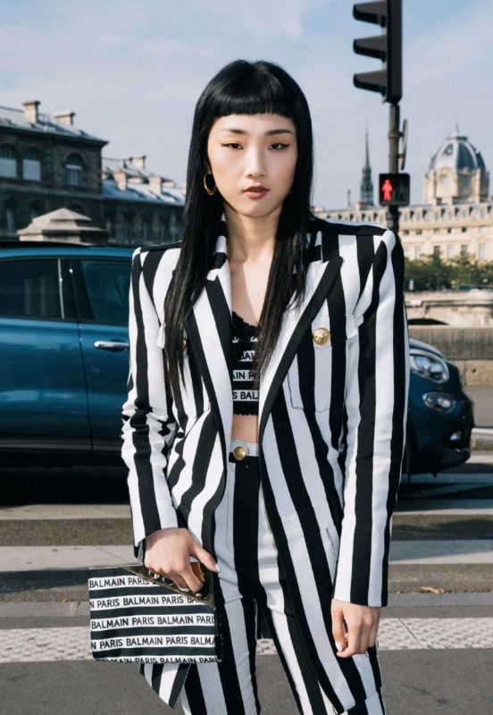 个性美女模特西装干练帅气邪魅明星写真图片