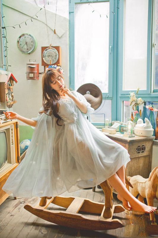 小清新美女室内唯美写真