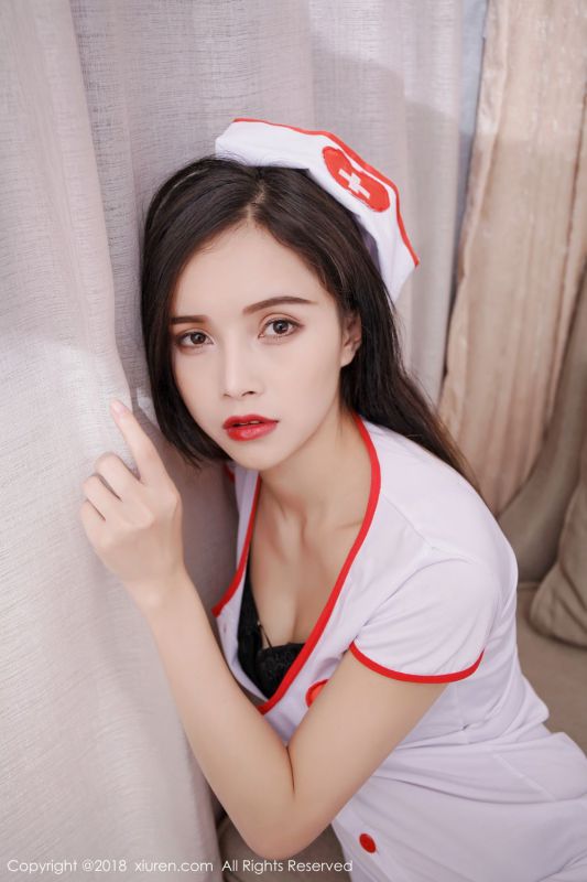 风骚美女护士床上大胆情趣制服诱惑大尺度写真