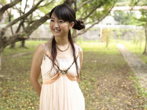 台湾邻家女孩林依晨清纯迷人写照