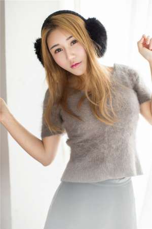 长腿美女辣妹齐逼超短裙翘臀私房性感爱液写真