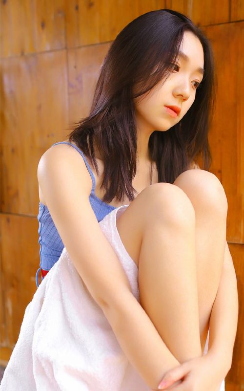 比基尼泳衣美女海边湿身吊带长腿爆乳性感诱惑写真