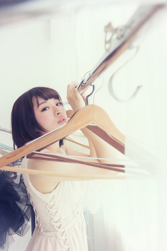 短发美女私房唯美短裙写真