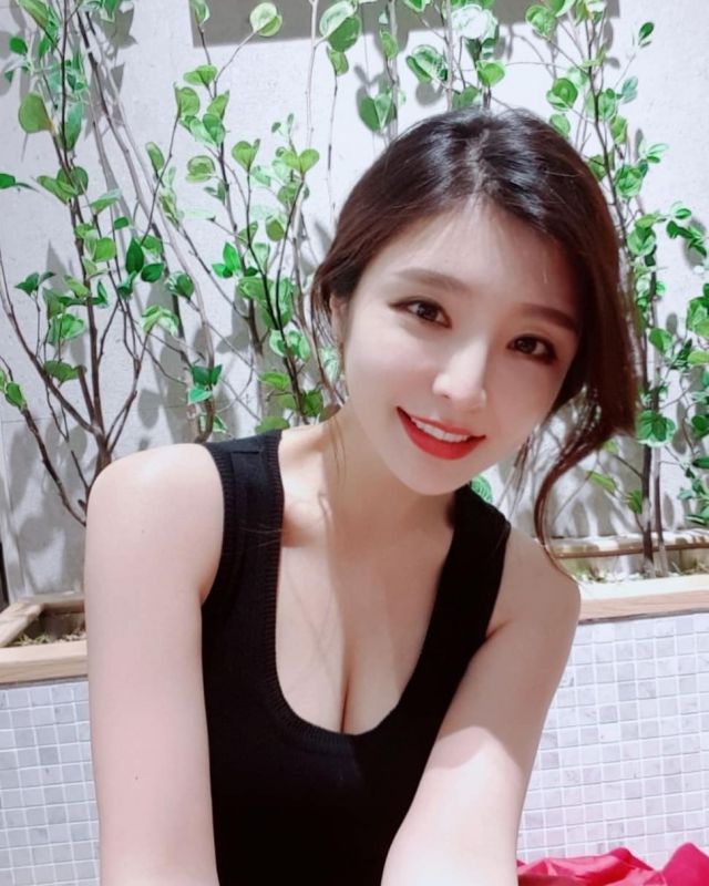 韩国av正妹大奶子丰臀养眼魔鬼身材私房套图