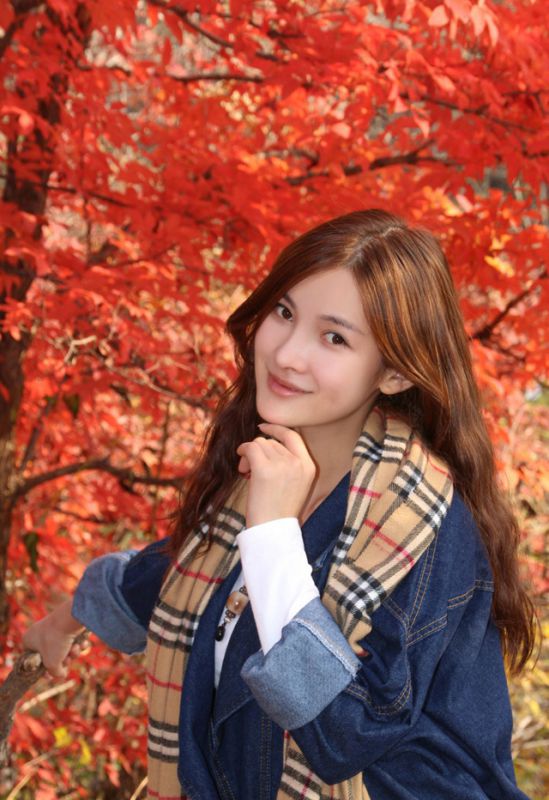 女神朱韵淇清新短裙迷人写真照