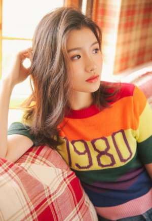 成熟气质美女私房性感卧室甜美个人写真艺术图片
