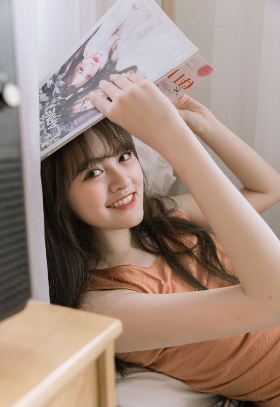 清纯甜美女孩私房美足白嫩肌肤尤物写真
