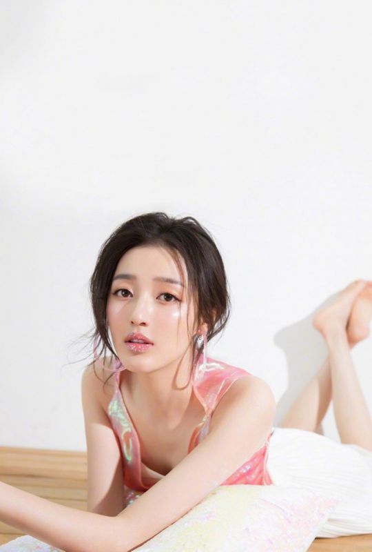 才艺双全美女王秀竹私房内衣惹火冷艳诱惑图片