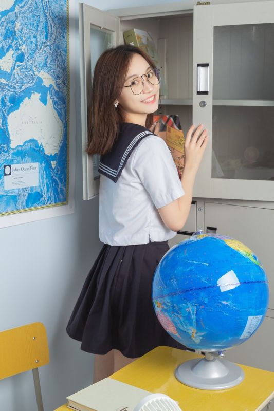 可爱元气校园美女教室水手制服清纯养眼写真