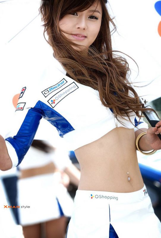 韩国车模黄美姬俏皮可爱写真照
