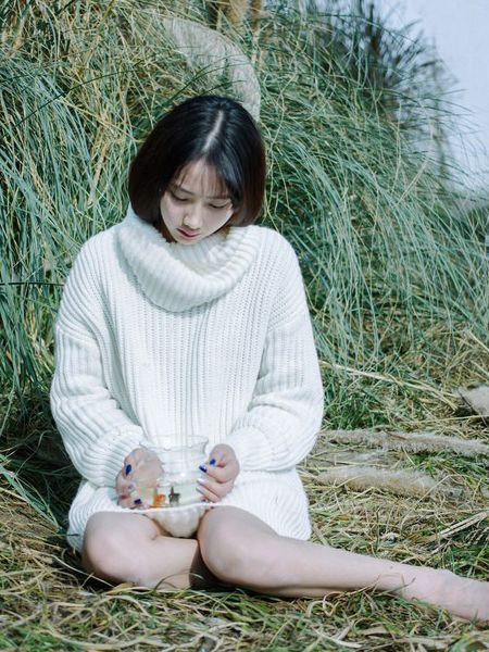 清纯女生户外伤感意境写真
