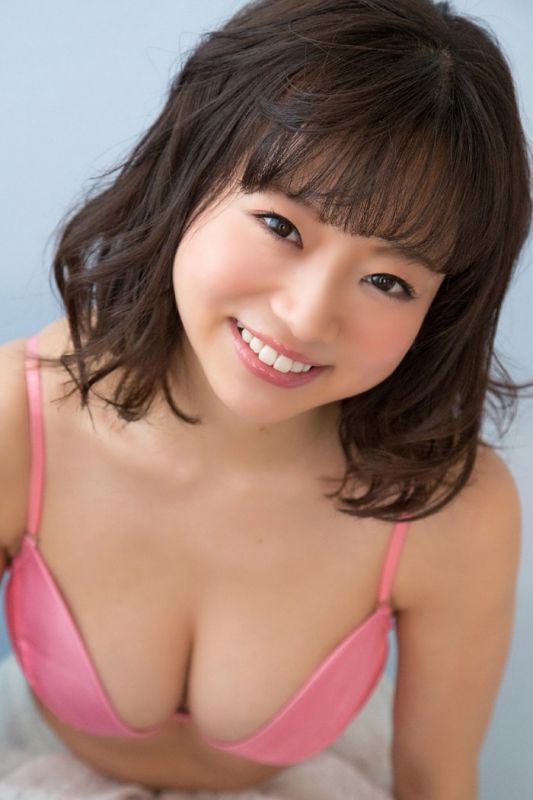 岛国大胸萌妹子比基尼人体艺术摄影写真