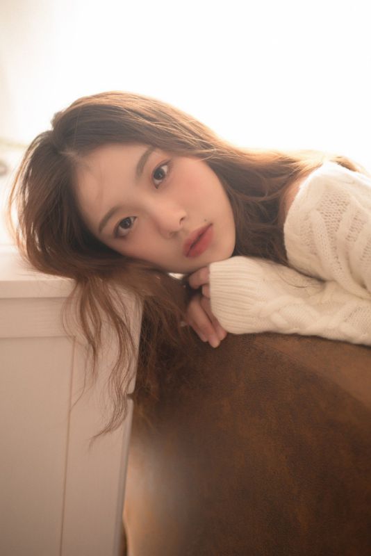熟女御姐冷艳长腿玉足大胆人体艺术写真