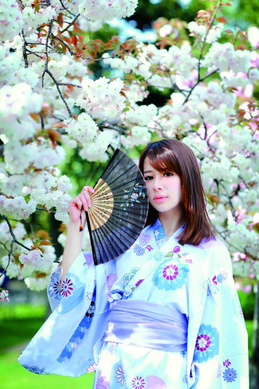 粉嫩美眉唯美外景写真