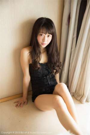 半裸美女Suki朱忆音私房诱惑写真