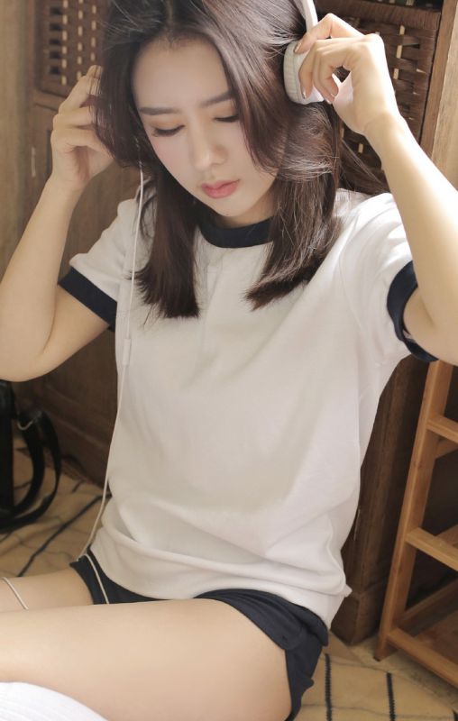 日本运动美女御姐私房体操服白丝美腿诱惑写真