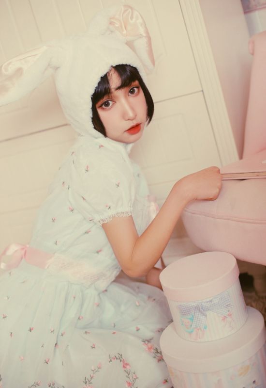 混血美女制服诱惑妖娆性感18禁三级黄写真图片