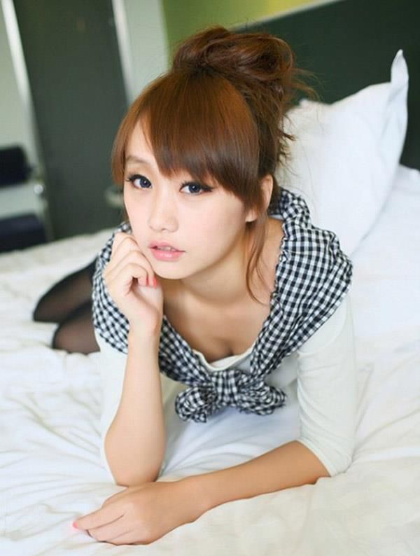 可爱学生装美女私房高清写真