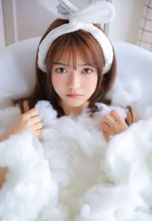 洗澡女孩清纯风骚性感粉嫩美女写真