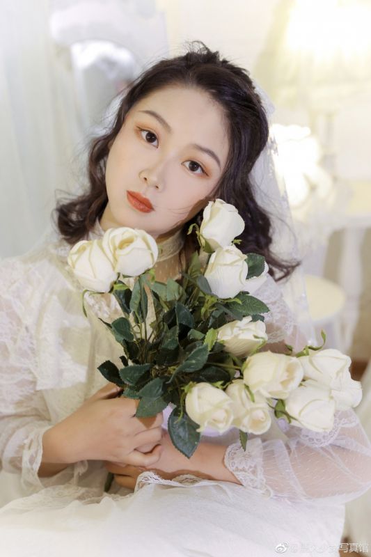婚纱长裙美女极品透视装优雅浪漫个人清纯写真