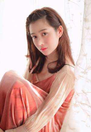 女王幼妻腹黑高冷火辣貌美人妻写真图片