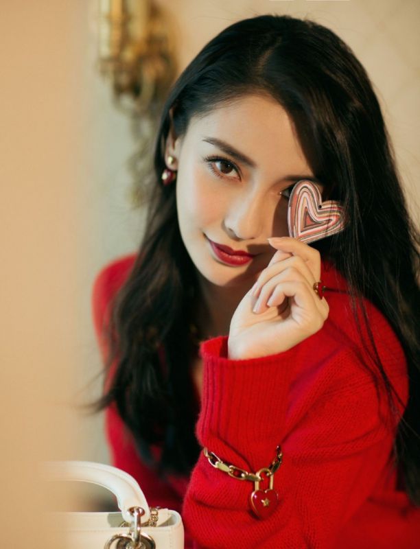 极品美女御姐红唇香艳性感美腿妖娆诱惑图片