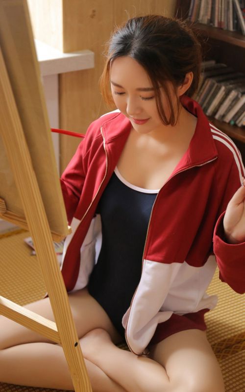 校园阳光学生妹画室酥胸比基尼诱惑写真