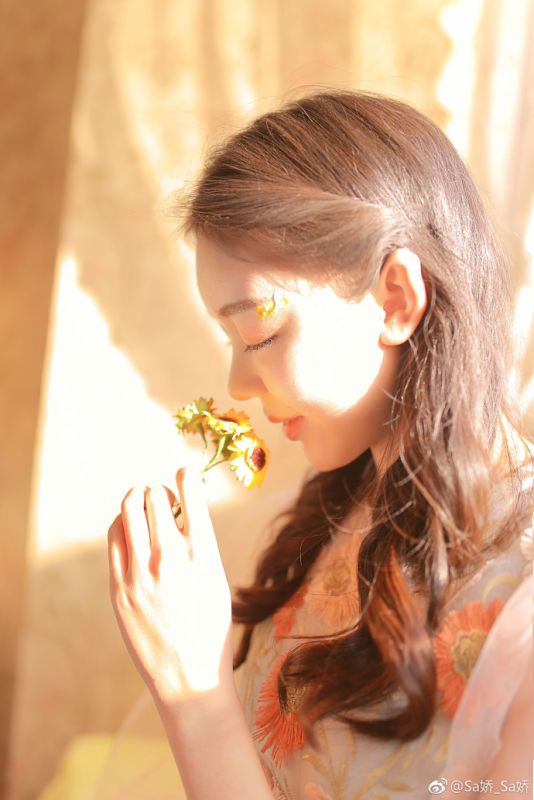 花季少女甜美氧气清纯养眼小萝莉私房梦幻写真