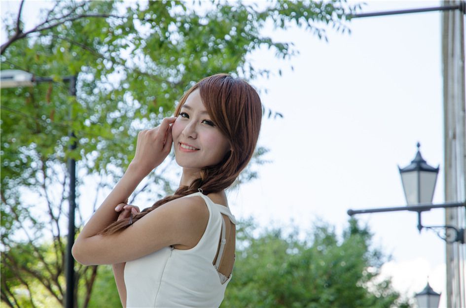 清纯美女校花小雪Winnie白衣迷人写真