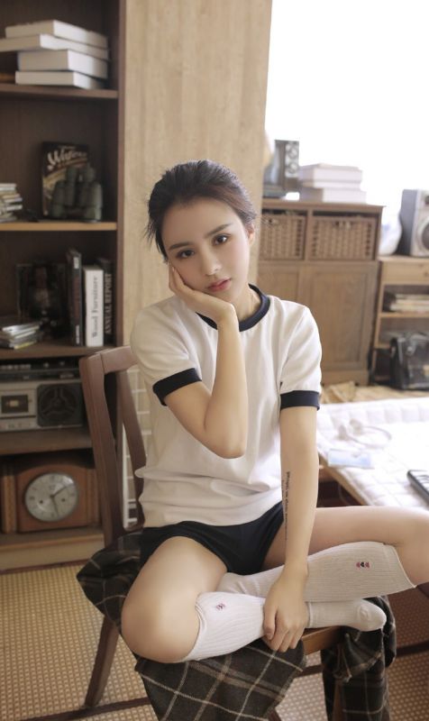 日本运动美女御姐私房体操服白丝美腿诱惑写真