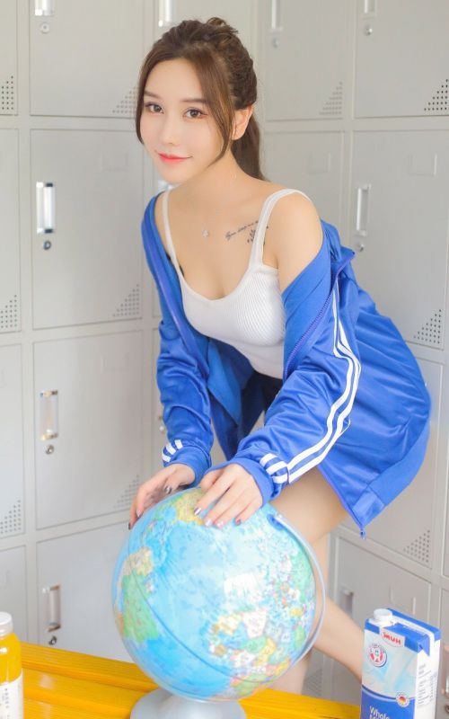 校园女神更衣室脱衣性感诱惑素人写真
