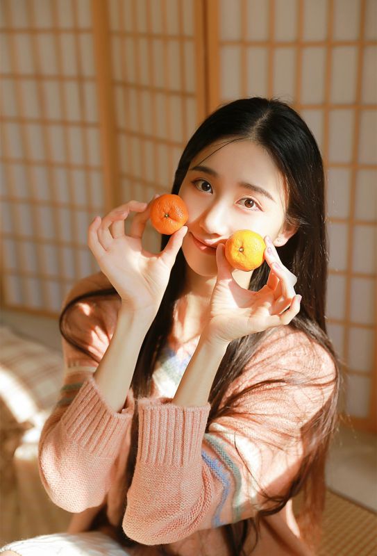 长发美女居家粉嫩唯美清纯软妹写真图片