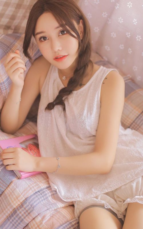 麻花辫淑雅少女私房香艳唯美诱人美女写真