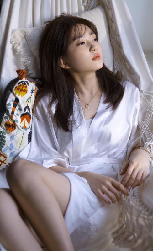 浴袍美女居家美腿御姐挑逗诱惑私房写真图片