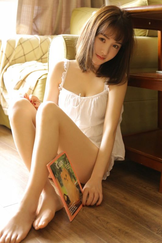短发美女酥胸深沟丰满巨乳吊带内衣性欲诱惑写真图片