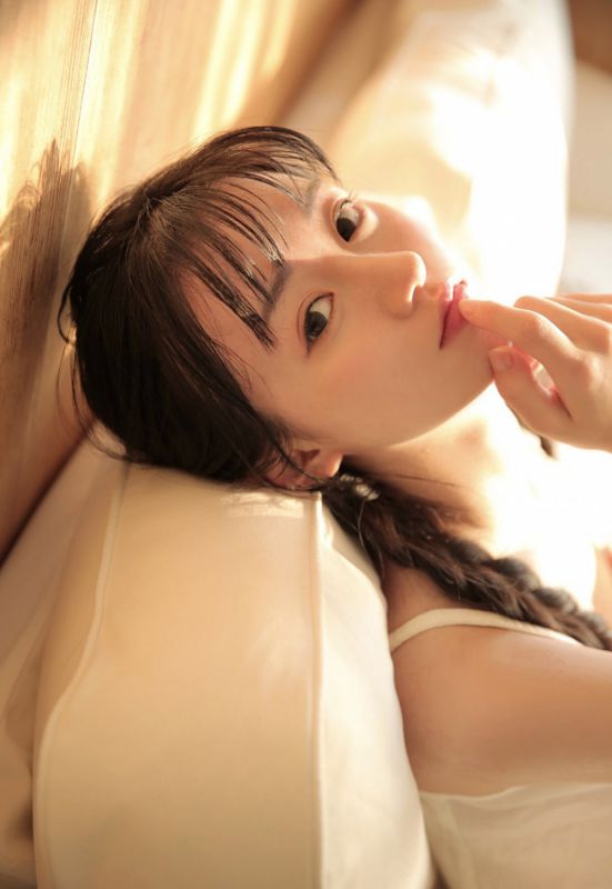 麻花辫美女萝莉天然性感好紧的小嫩木耳诱惑写真