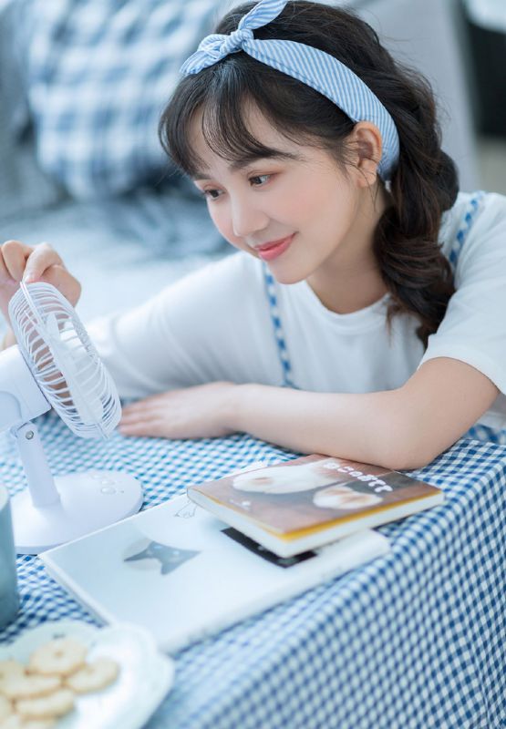恬静天然少女元气小清新格子裙清纯淑女写真