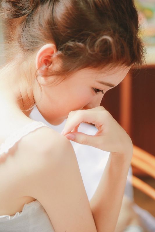 童颜萝莉少女私房内衣睡裙酥胸小清新写真