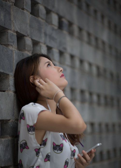 甜美长裙女孩高清街拍图片
