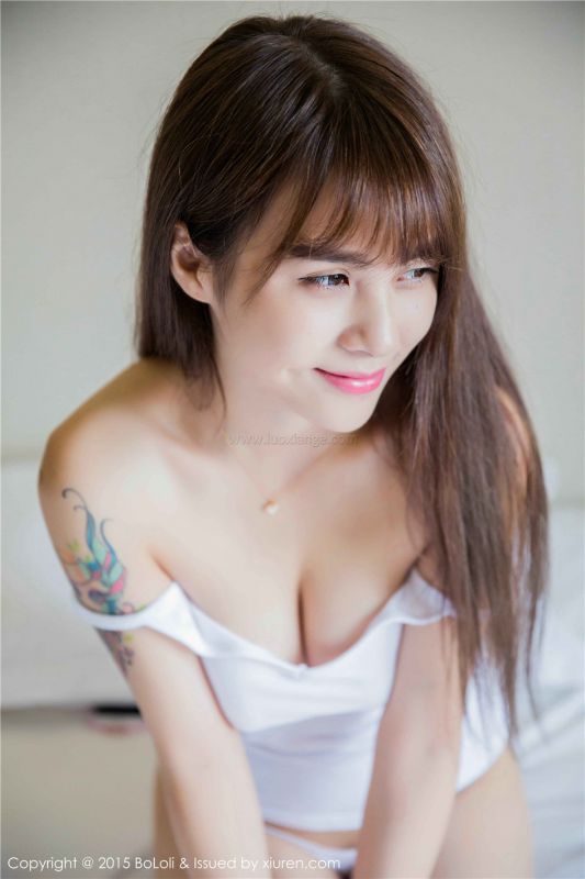 性感大胸美女夏美酱私房内衣写真集