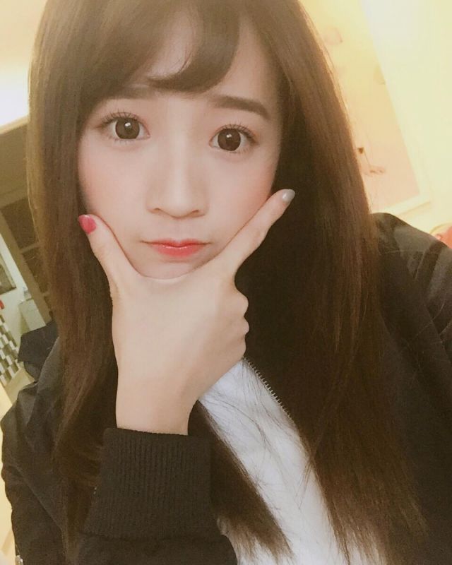 台湾美女陈语谦生活自拍照可爱迷人