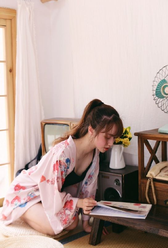 阳光运动少女私房照骨感人体艺术摄影写真